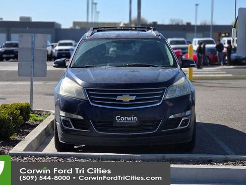 Used 2015 Chevrolet Traverse LT w/ Style and Technology Package image 6