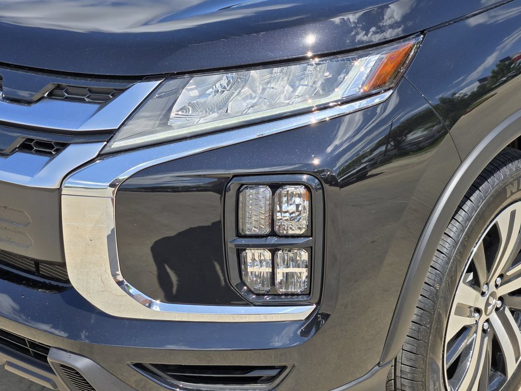 Used 2026 Mitsubishi Outlander Sport SE AWD/4WD image 6