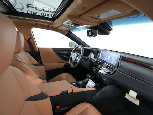 New 2025 Lexus ES 350 w/ Premium Package image 18
