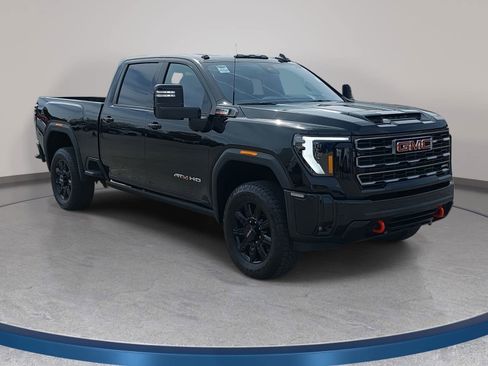 Used 2025 GMC Sierra 3500 AT4 w/ AT4 Premium Plus Package image 3