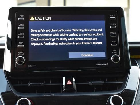 Used 2021 Toyota Corolla LE FWD image 28