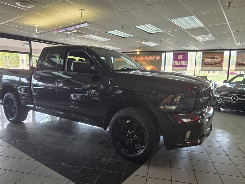 Used 2019 RAM 1500 Express w/ Express Value Package AWD/4WD image 3