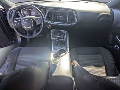 Used 2015 Dodge Challenger SXT RWD image 13