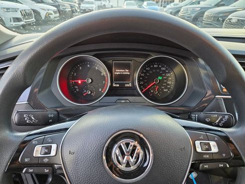 Used 2020 Volkswagen Tiguan S image 22