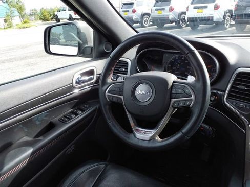 Used 2017 Jeep Grand Cherokee Trailhawk w/ Trailhawk Luxury Group AWD/4WD image 18