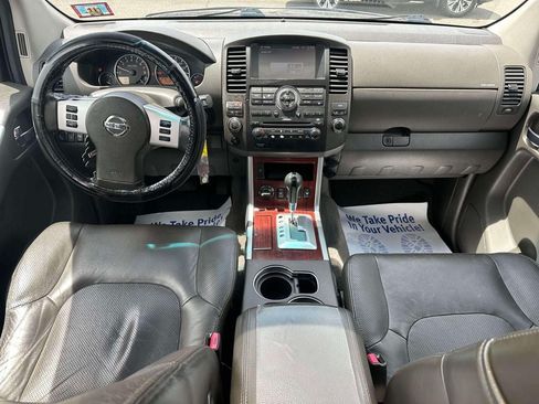 Used 2008 Nissan Pathfinder LE AWD/4WD image 13