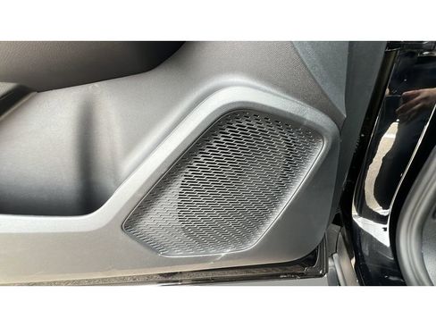 Certified 2025 Chevrolet Equinox EV LT image 26