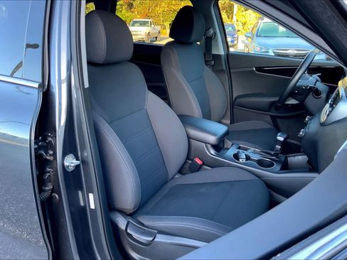 Used 2020 Kia Sorento S image 8