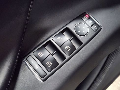 Used 2018 Tesla Model X 75D image 42