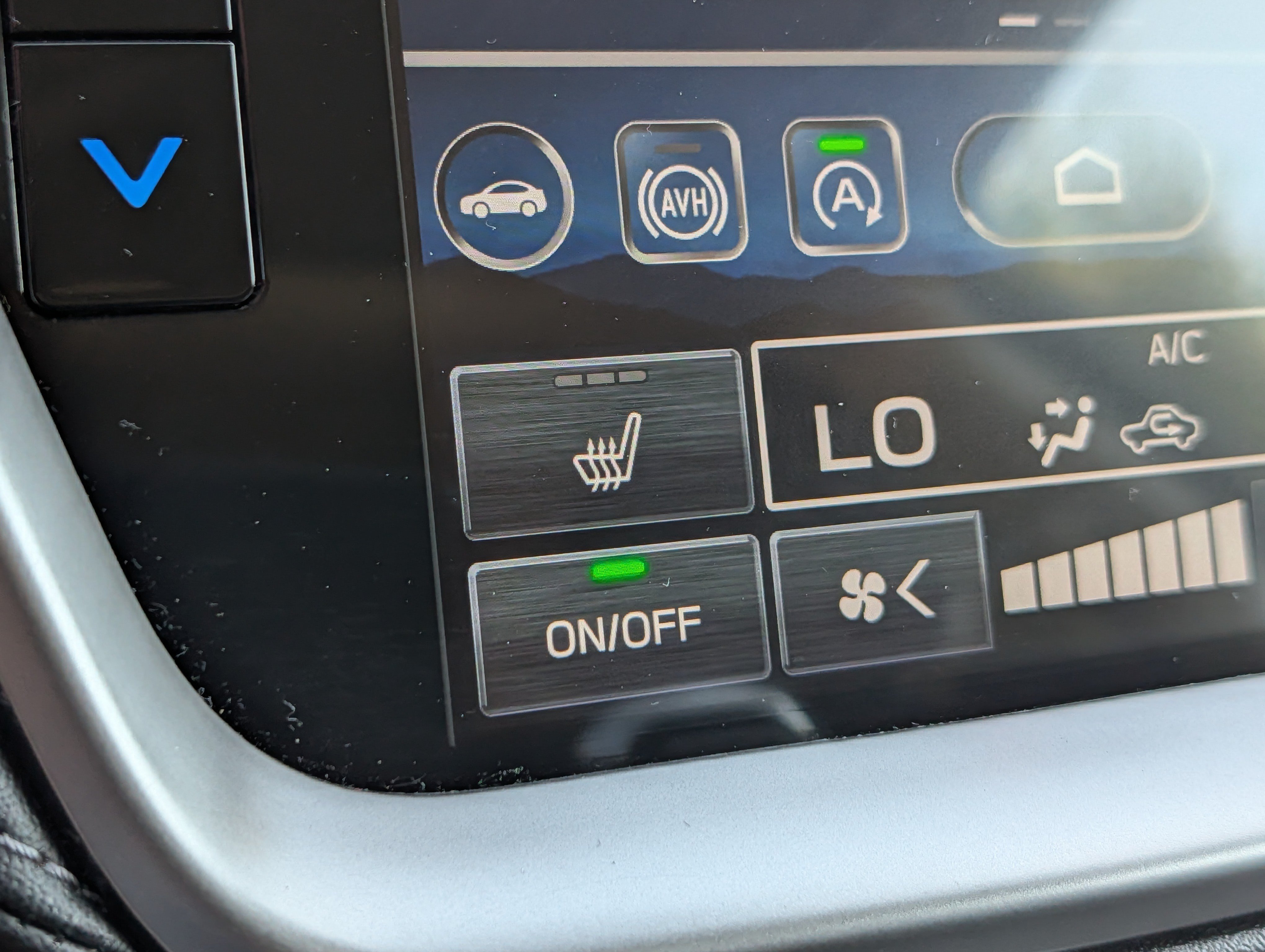 Certified 2025 Subaru Outback Premium AWD/4WD image 28