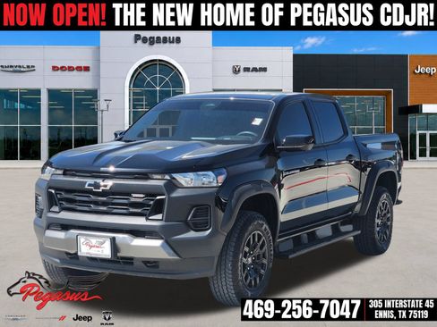 Used 2026 Chevrolet Colorado Trail Boss AWD/4WD image 2