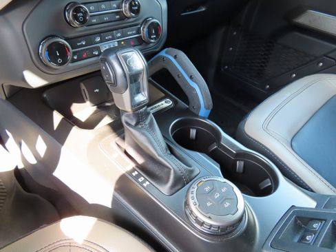 Used 2022 Ford Bronco Wildtrak image 29