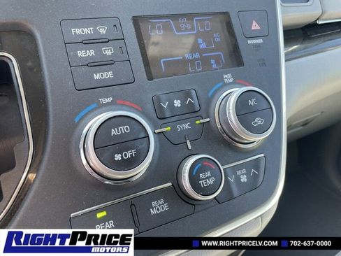 Used 2017 Toyota Sienna XLE image 20