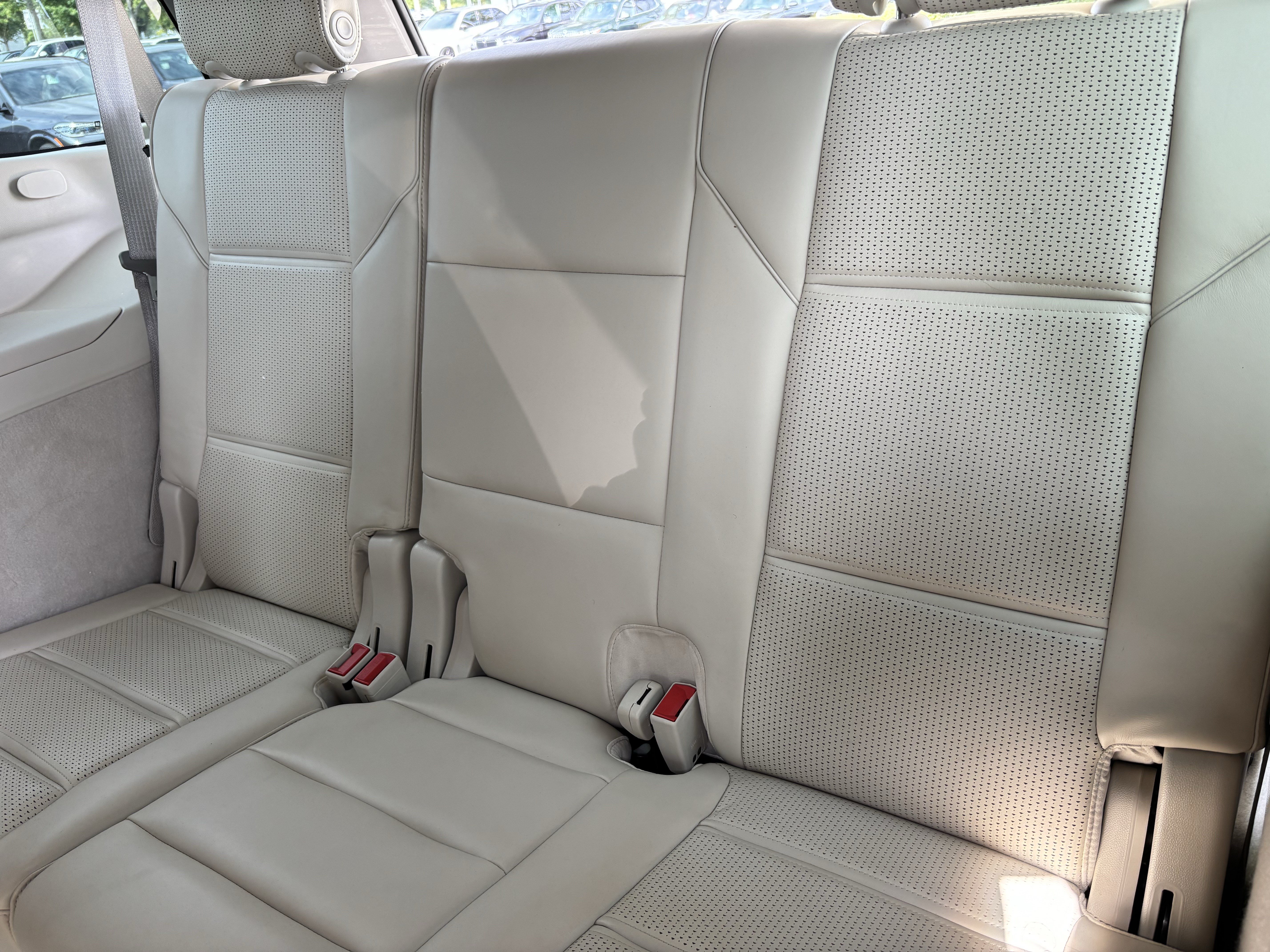 Used 2021 Cadillac Escalade Premium Luxury Platinum RWD image 33