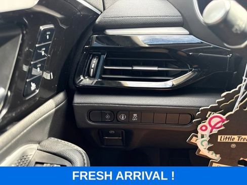 Used 2025 Acura MDX FWD image 9