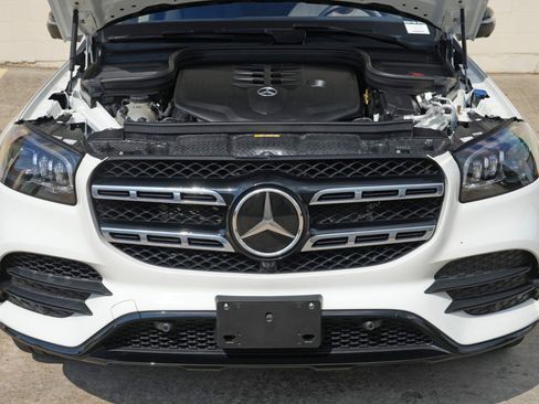 Used 2023 Mercedes-Benz GLS 580 4MATIC image 8