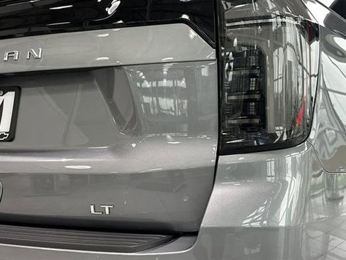 New 2026 Chevrolet Suburban LT image 32