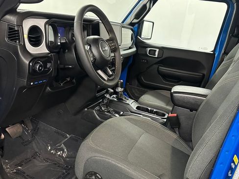 Used 2024 Jeep Wrangler Unlimited w/ Convenience Group AWD/4WD image 11