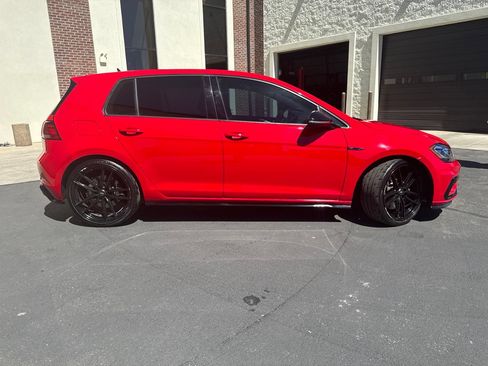 Used 2019 Volkswagen Golf R 4-Door AWD/4WD image 9