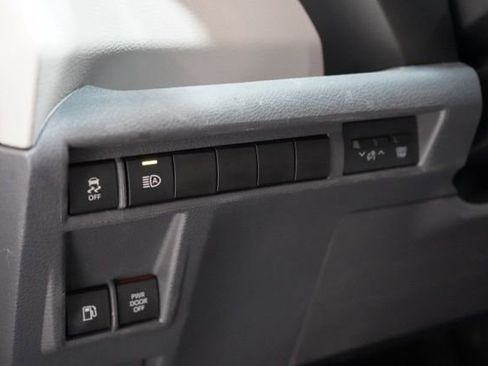 Used 2021 Toyota Sienna XLE image 21