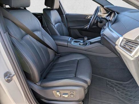Used 2022 BMW X6 xDrive40i w/ M Sport Package image 24