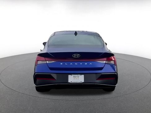 Used 2025 Hyundai Elantra SEL image 14