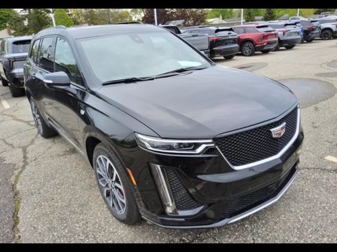 Used 2025 Cadillac XT6 Sport w/ Platinum Package AWD/4WD image 2