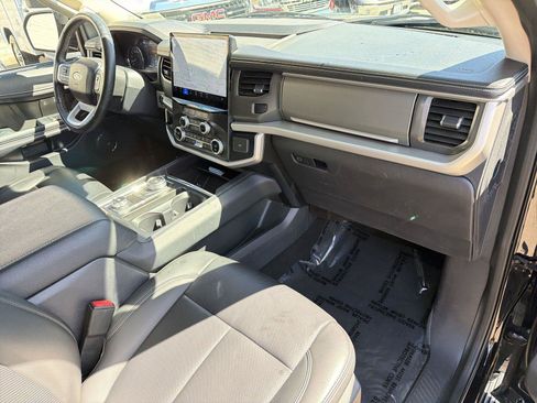 Used 2024 Ford Expedition XLT AWD/4WD image 28
