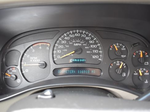 Used 2005 Chevrolet Silverado 2500 LT w/ Heavy-Duty Power Package AWD/4WD image 19