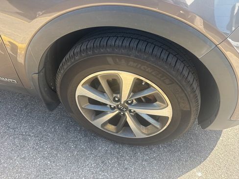 Used 2019 Kia Sorento EX image 9