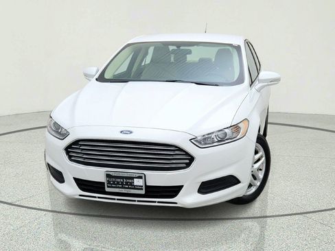 Used 2015 Ford Fusion SE FWD image 4