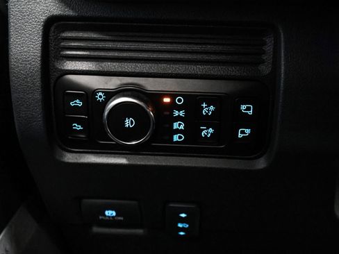 Certified 2025 Ford F350 Platinum AWD/4WD image 34