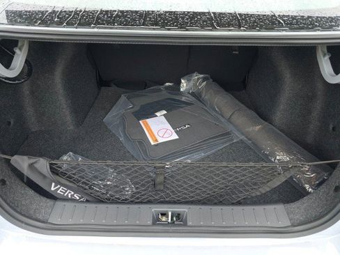 New 2025 Nissan Versa SR w/ Trunk Package image 16