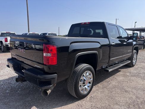 Used 2015 GMC Sierra 2500 Denali w/ Duramax Plus Package AWD/4WD image 6