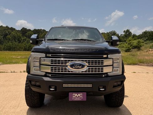 Used 2017 Ford F250 Platinum w/ FX4 Off-Road Package AWD/4WD image 2
