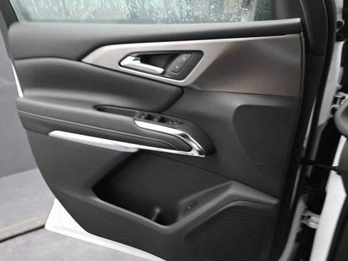 New 2026 Chevrolet Traverse LT image 10