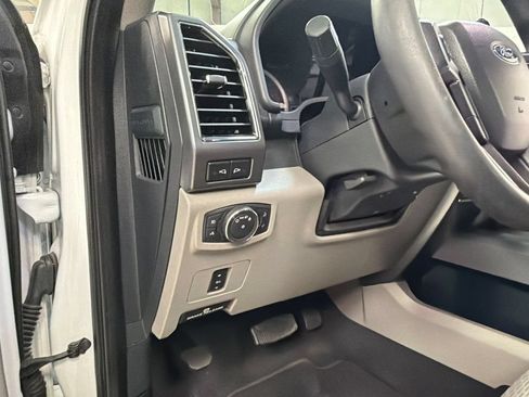 Used 2022 Ford F350 XLT w/ XLT Premium Package AWD/4WD image 28