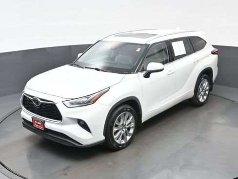 Used 2022 Toyota Highlander Limited AWD/4WD image 38