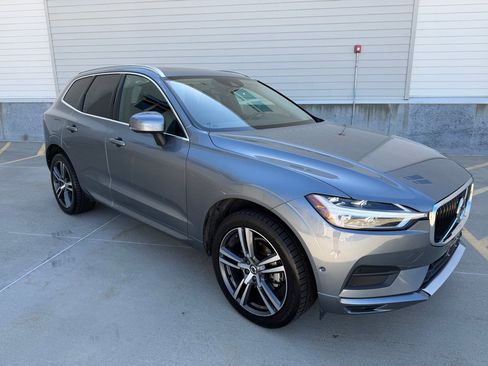 Used 2019 Volvo XC60 T5 Momentum w/ Premium Package AWD/4WD image 1