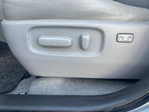 Used 2012 Toyota RAV4 Limited image 30