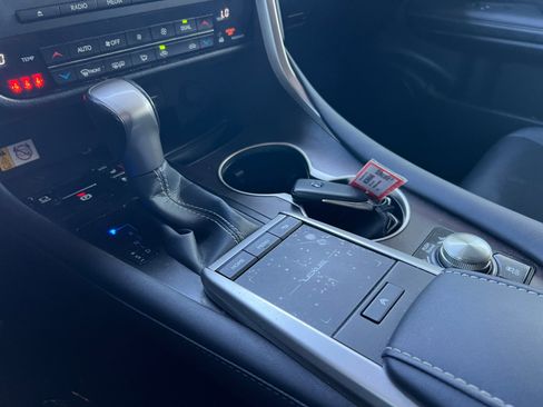 Used 2022 Lexus RX 450h AWD image 18