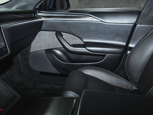 Used 2021 Tesla Model S Plaid image 41