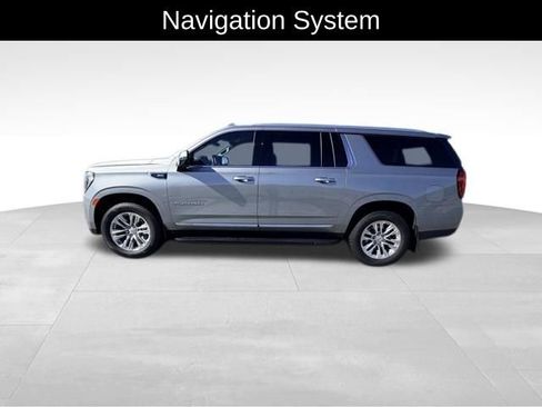 Used 2024 GMC Yukon XL SLT w/ SLT Luxury Package image 4