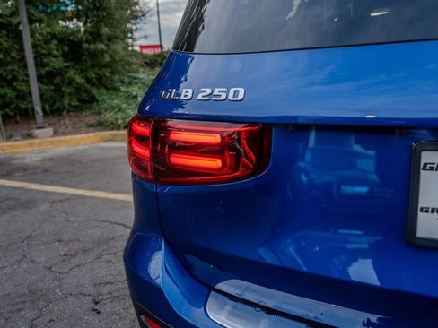 Used 2024 Mercedes-Benz GLB 250 4MATIC image 27