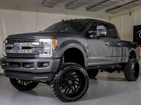 Used 2019 Ford F350 Lariat w/ Lariat Ultimate Package AWD/4WD image 3