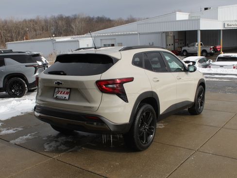 New 2026 Chevrolet Trax ACTIV w/ Sunroof Package image 4