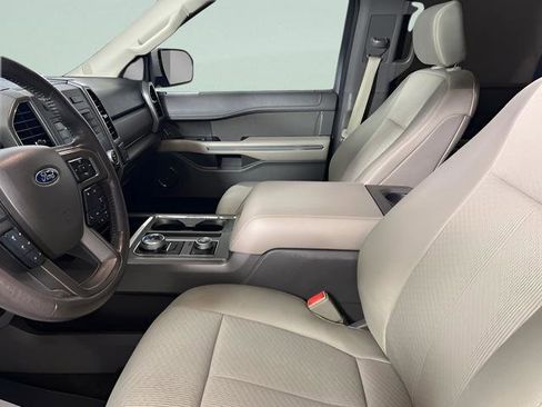 Used 2018 Ford Expedition Max XLT image 25