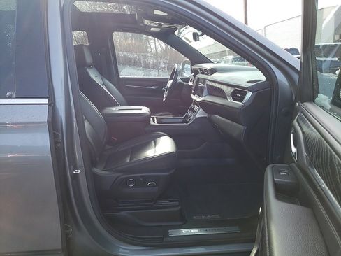 Used 2021 GMC Yukon Denali w/ Denali Premium Package image 19