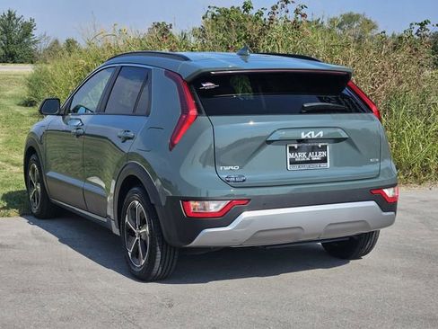 Used 2023 Kia Niro EX w/ EX Cold Weather Package image 5