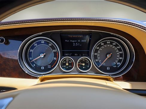 Used 2015 Bentley Continental GT image 11